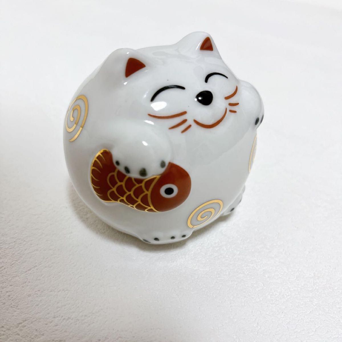 【未使用品】金運アップ　貯金箱 セラミックコインバンク マネーバンク ラッキー　猫　小銭入れ　開運　招き猫