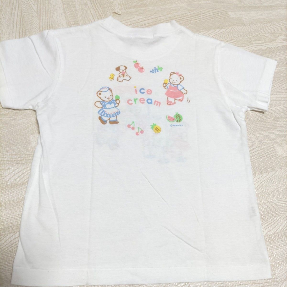 familiar　ファミリア　おはなしTシャツ Tシャツ 半袖 白 半袖Tシャツ　アイスクリーム　ファミちゃん　入手困難　激レア