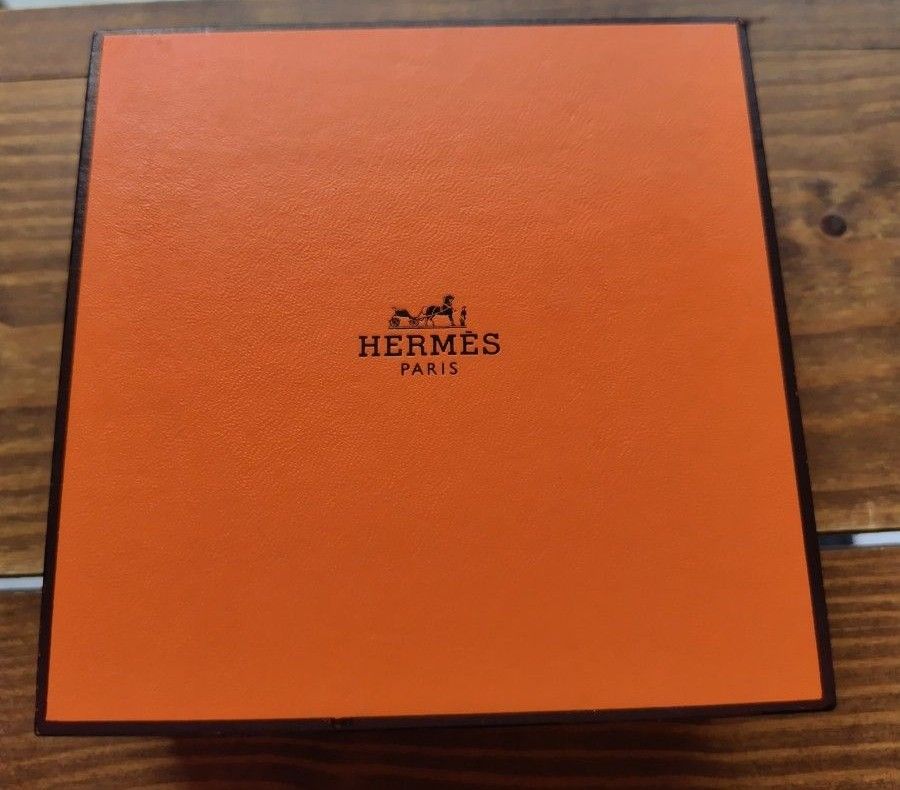 HERMES【VINTAGE】正規品　ベルト純正品　箱＆保証書有り（期限切）Hウォッチ　HH1.201 GP/SS/革　白文字盤