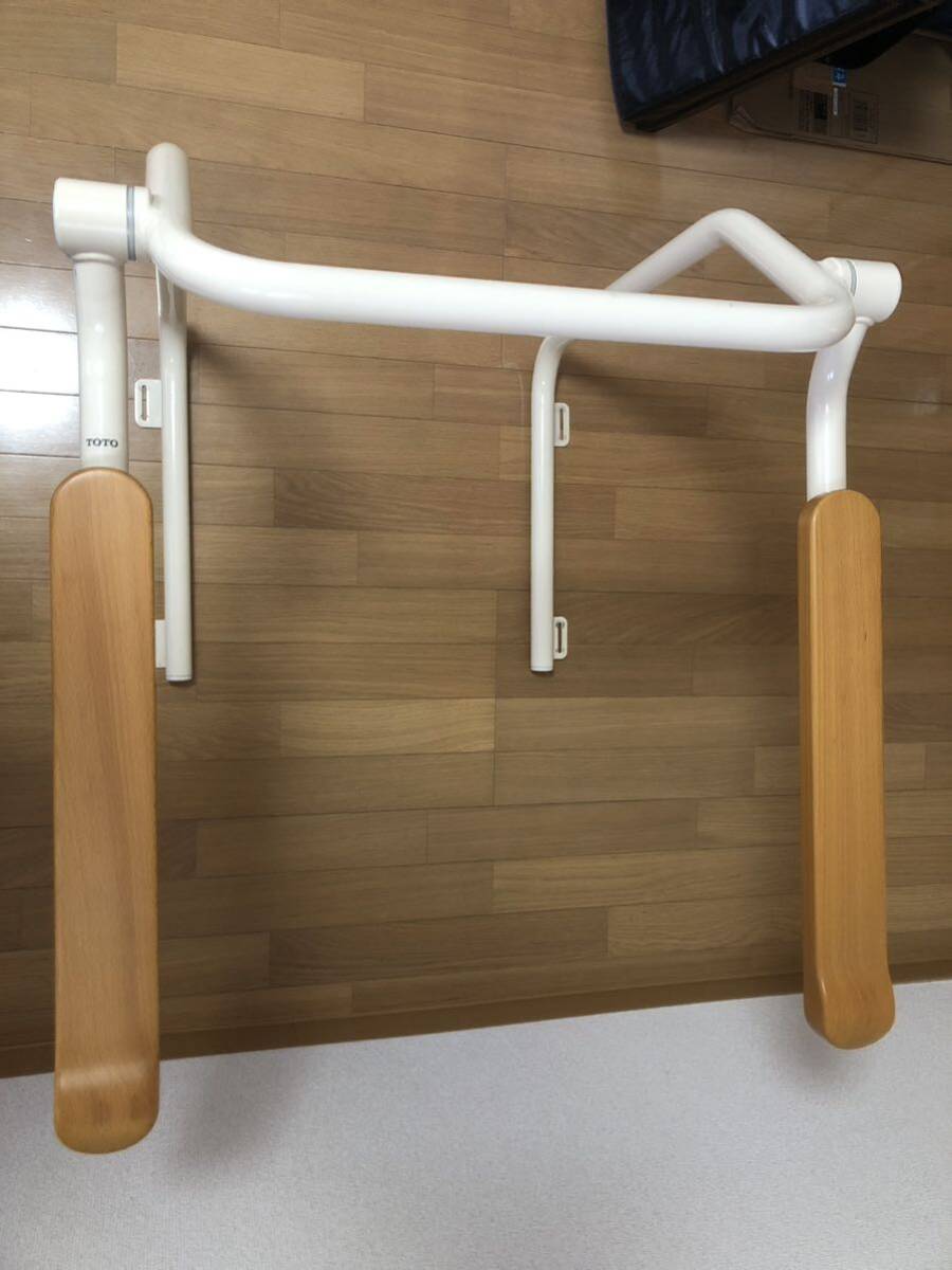 TOTO トイレ 椅子 トイレ用手すり 背もたれ付(はね上げタイプ TOTO トイレ 椅子 トイレ用手すり 背もたれ付(はね上げタイプ