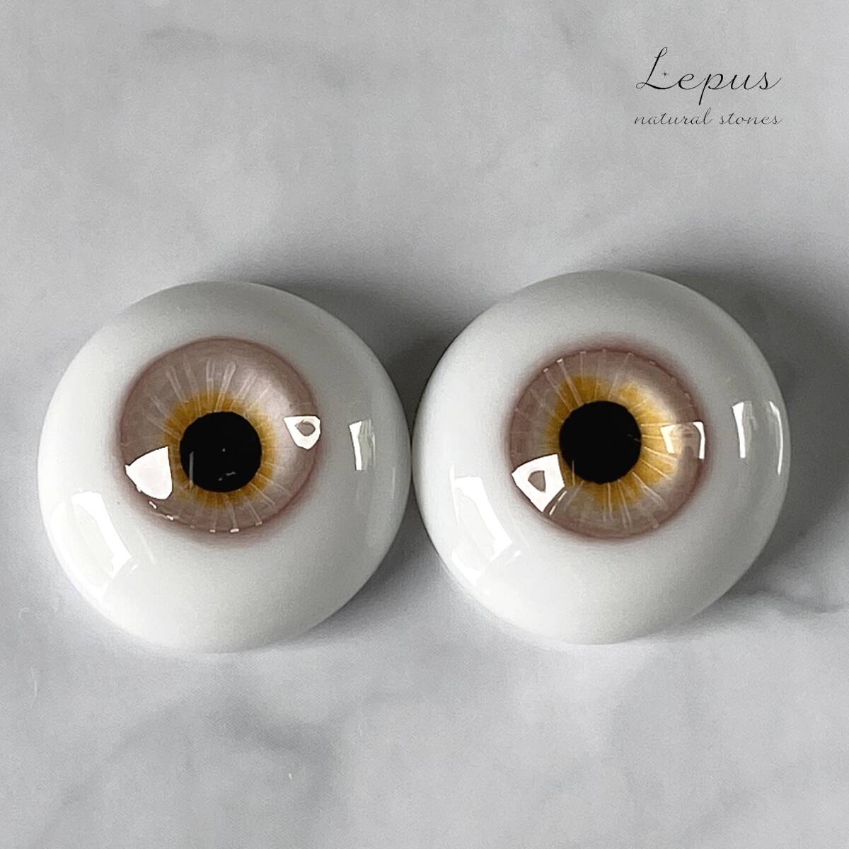 ＊Lepus＊ 約18.1mm/18.7mm グラスアイ ＃1224の画像1