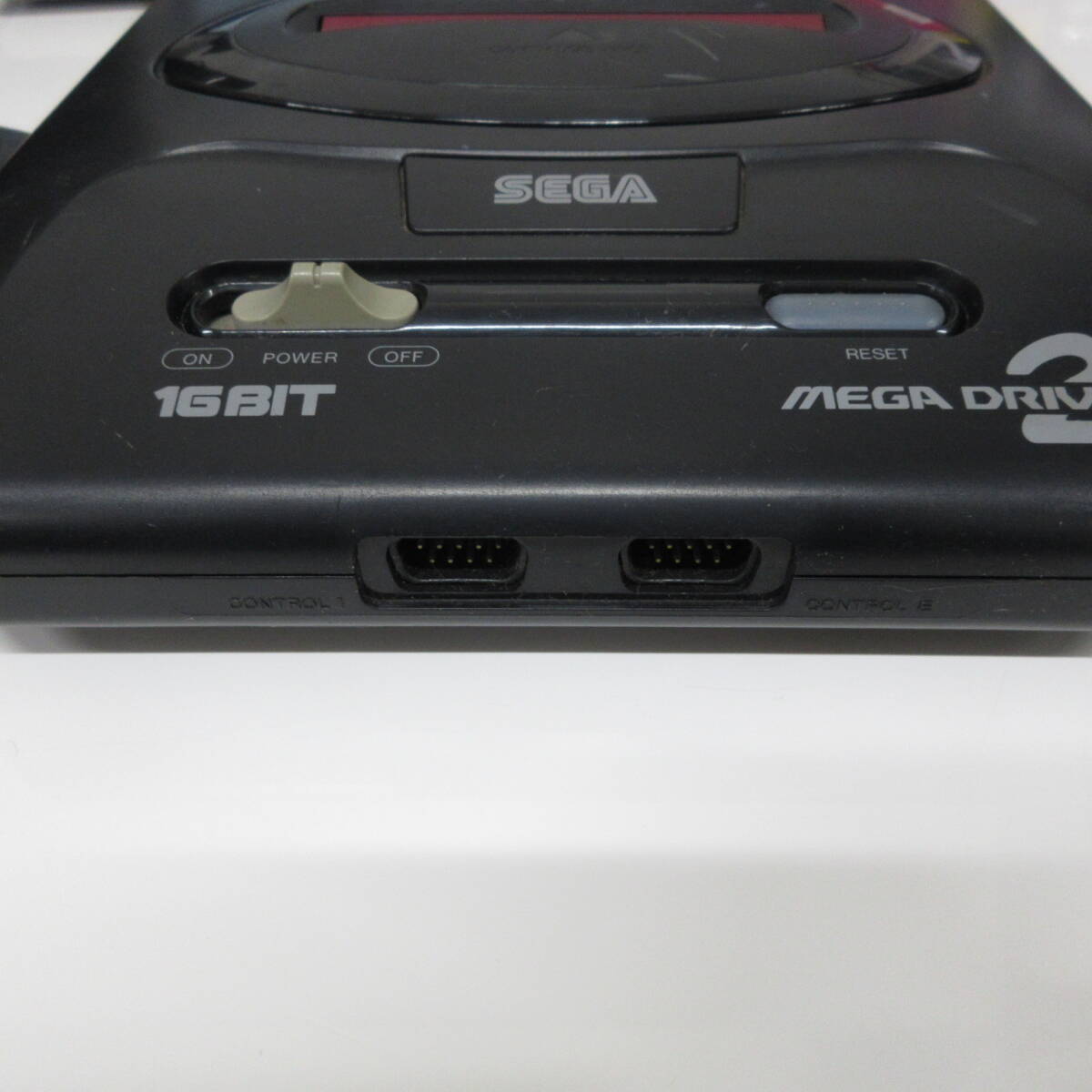 ● 動作未確認 SEGA メガドライブ２ ゲーム機 レトロ アンティーク 激安1円スタート_画像2