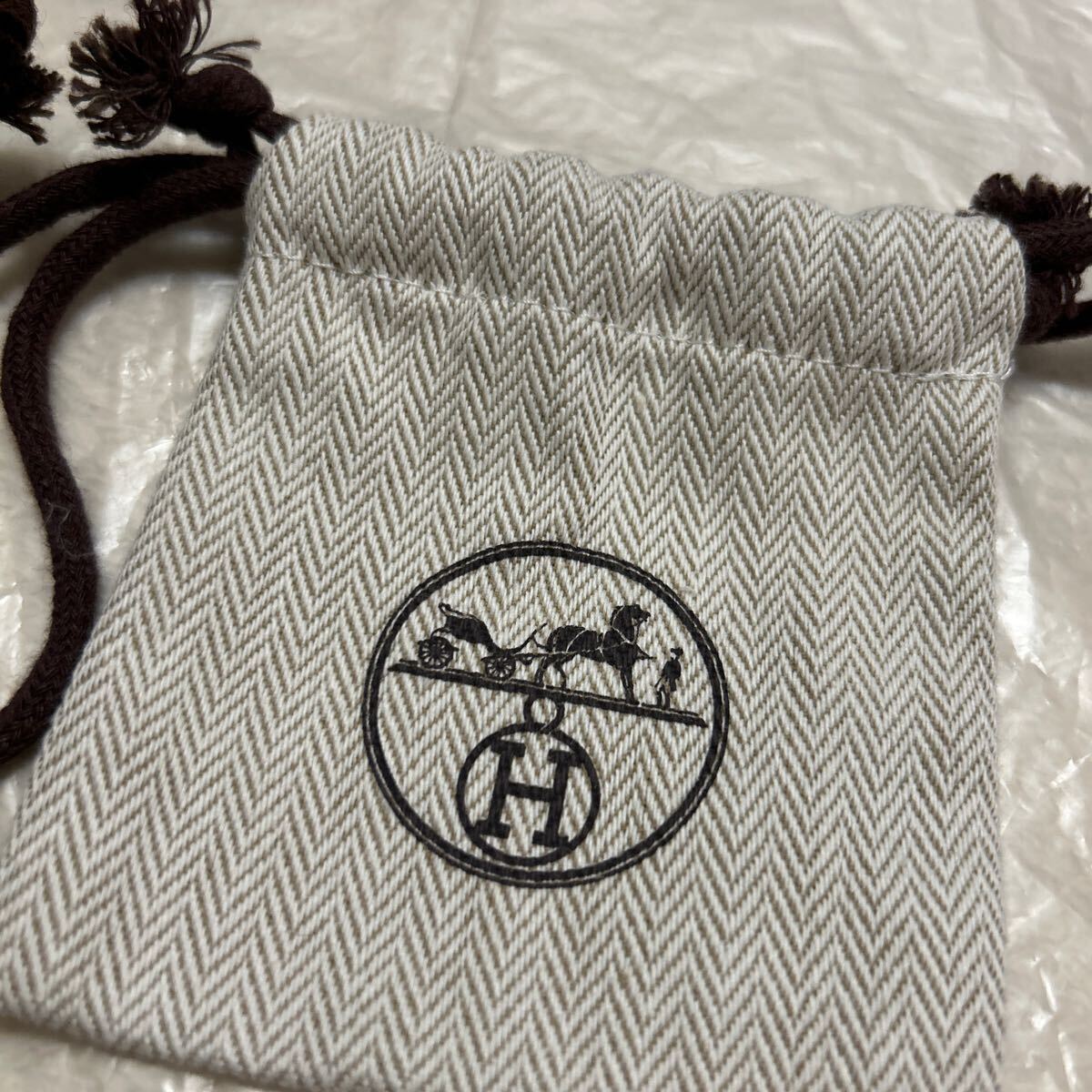 現行品　エルメス　保存袋　3枚　カデナ　ストラップ　ミニ　巾着袋 布袋 袋 ヘリンボーン 9×8.5 22×13 ショルダーストラップ_画像2