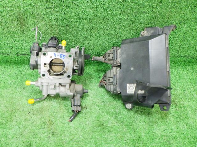 モコ DBA-MG22S スロットルボディ S4 4WD ZED ミクニ 7Z05 16118-4A00G_画像1