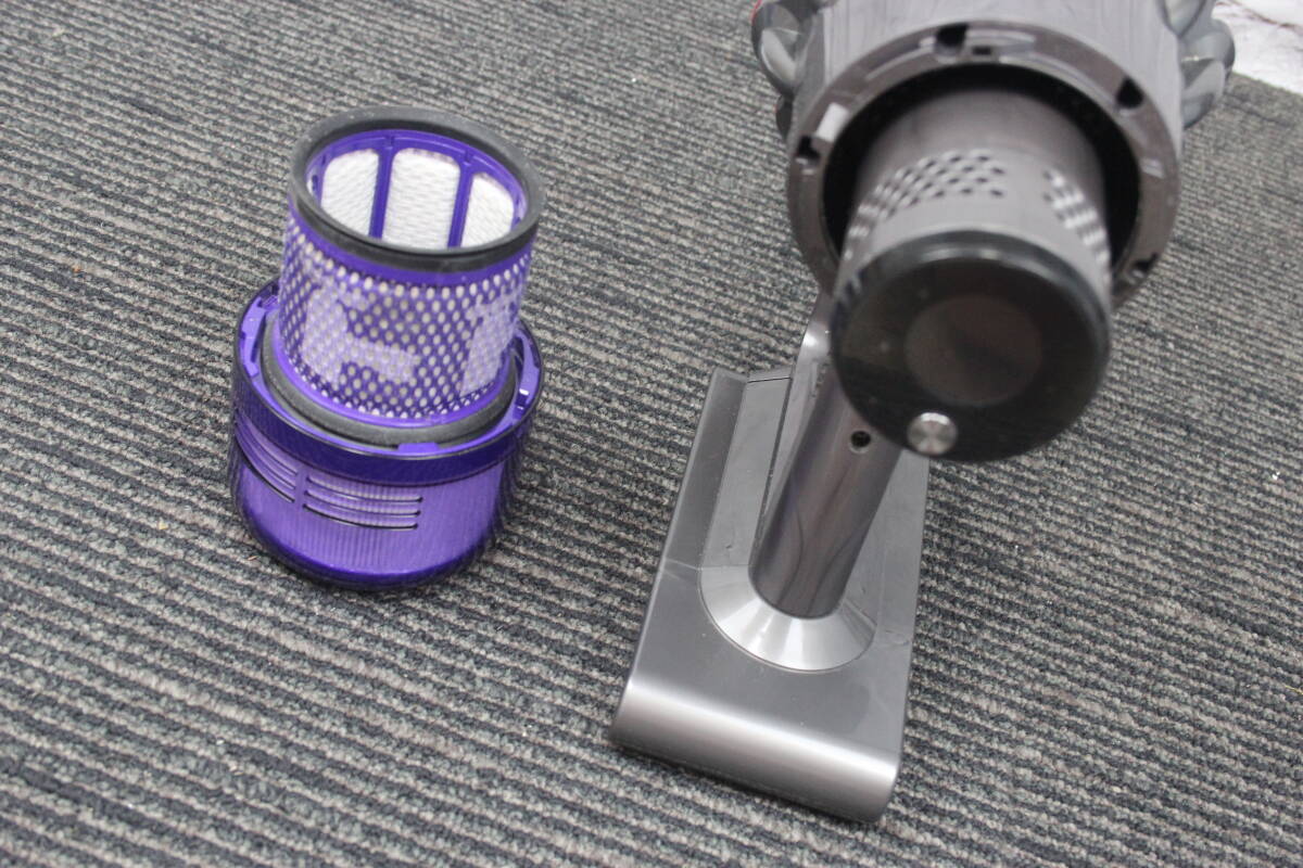 美品 ダイソン Dyson V11 Fluffy SV14 コードレス掃除機 自立型充電ドッグ付_画像5