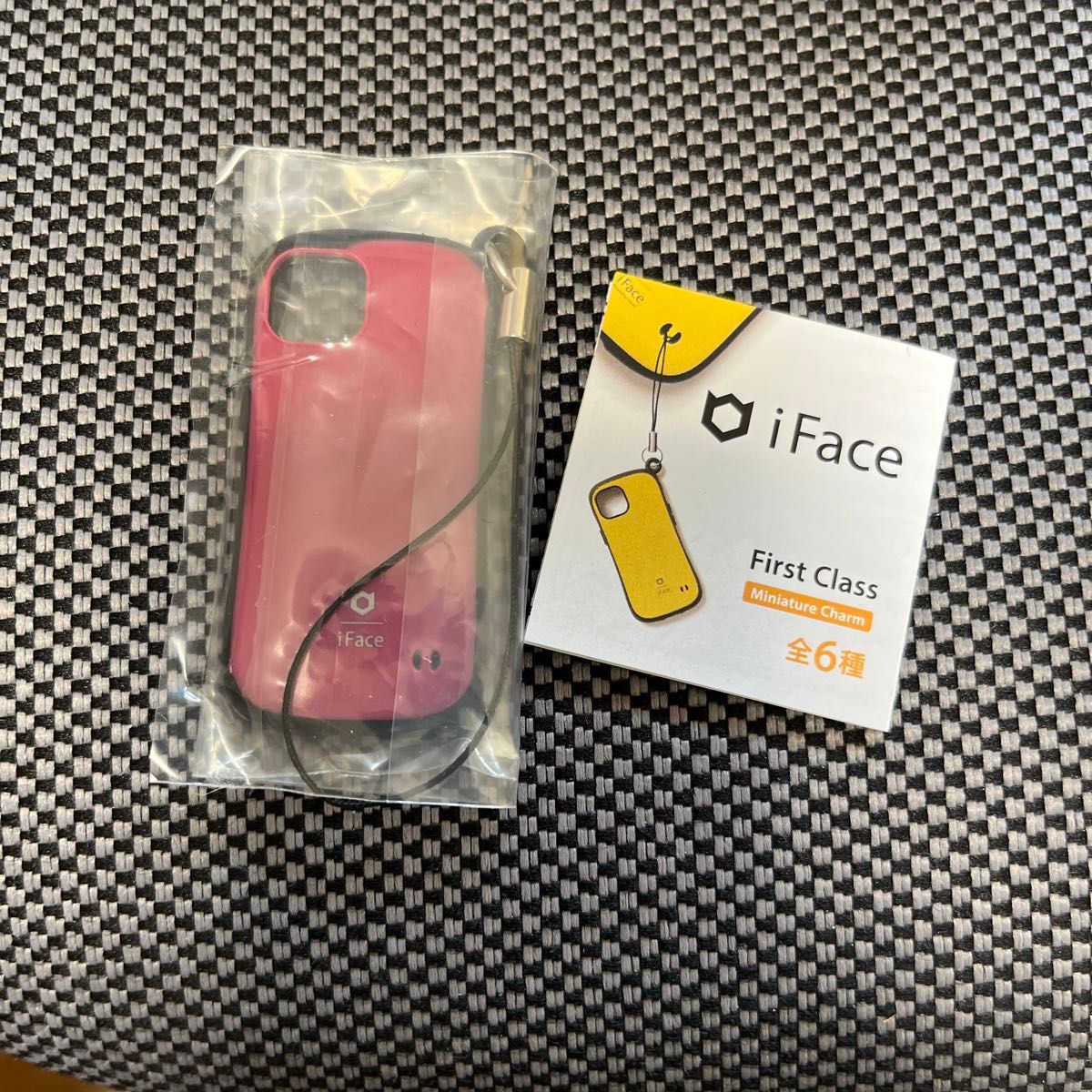 iFace ガチャガチャ　ガチャ　ミニチュア　ストラップ　スマホカバー　ホットピンク　iPhone iPhoneケース