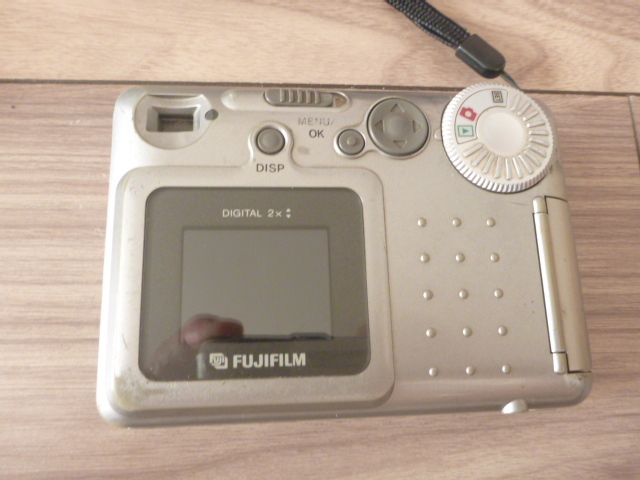 ★FUJIFILM 富士フィルム FinePix 1300 スマートメディア付 中古★の画像2