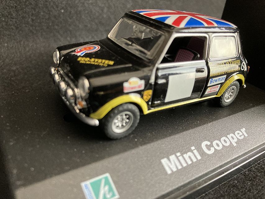  миникар 1/43 Mini Cooper Hongwell kala лама черный * Union Jack крыша 