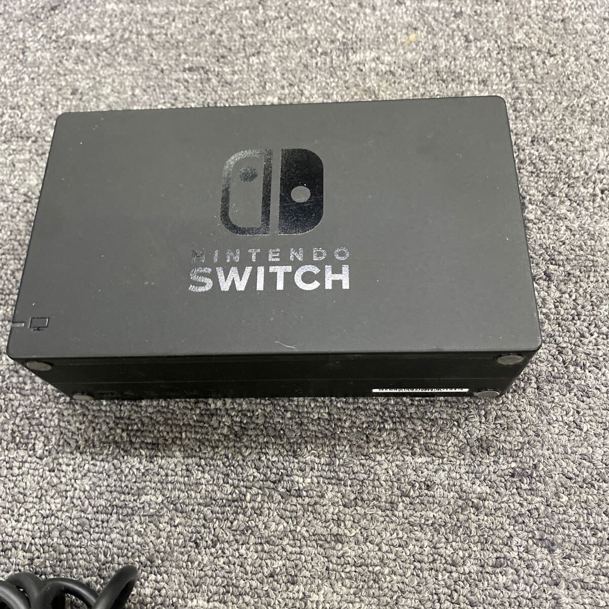 05225 Nintendo Switch本体 ジョイコン レッド ブルー ニンテンドースイッチ HAC-001 2019年 簡易動作確認済み 初期化 _画像8