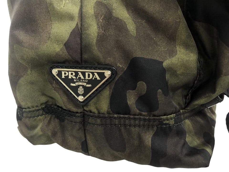 プラダ ショルダーバッグ メッセンジャー 斜め掛け カモフラ 迷彩　グリーン メンズ ナイロン ＰＲＡＤＡ 【中古】_画像4