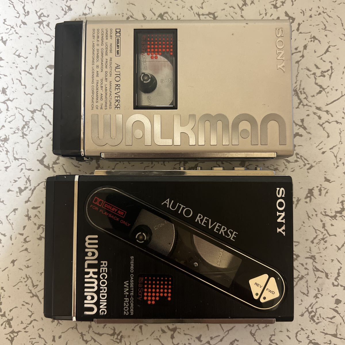 SONY ソニー WALKMAN ウォークマン カセット レトロ 昭和 WM-103 / WM-R202 現状品 2台_画像2
