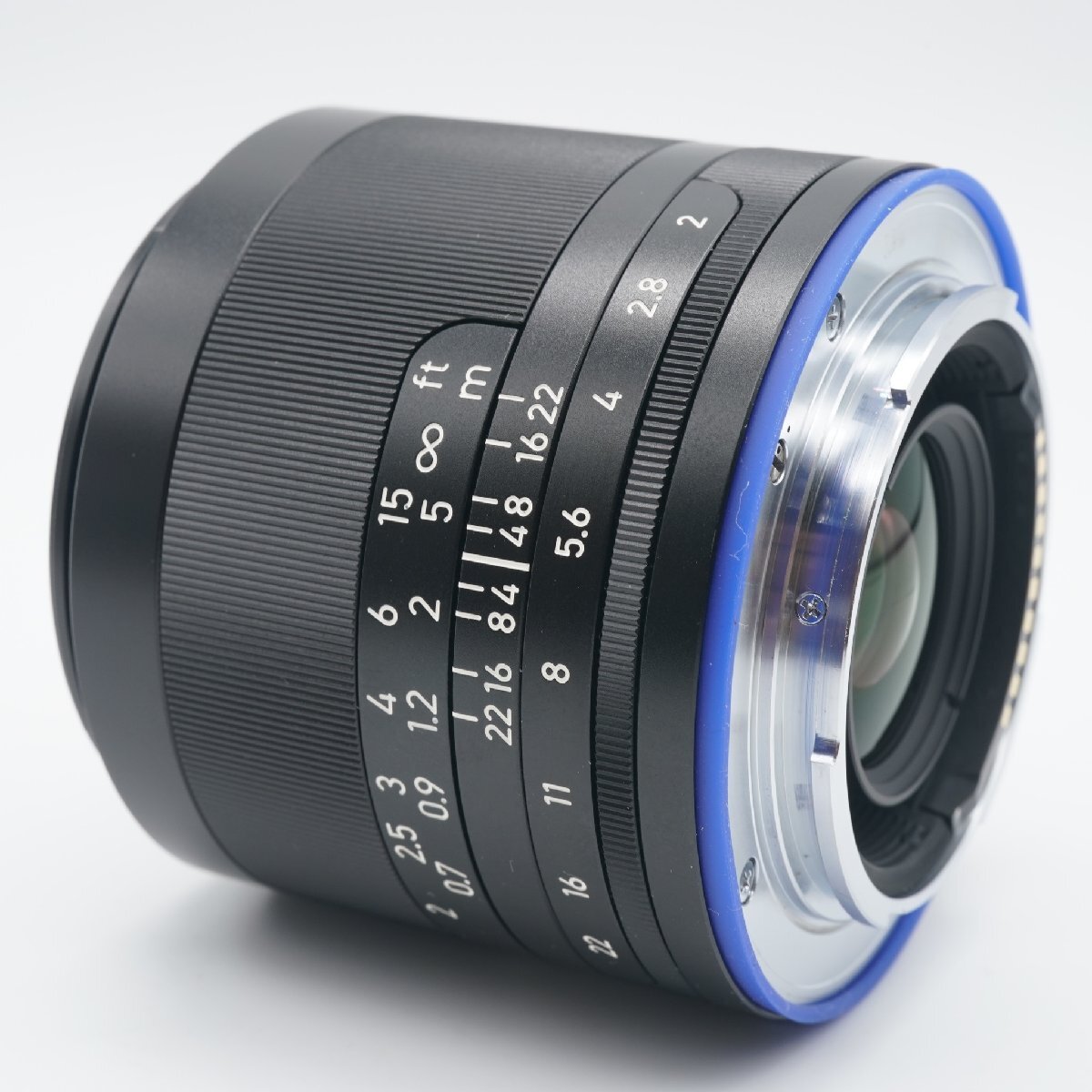 ほぼ新品 カールツァイス Loxia 35mm F2 ソニーEマウント_画像4