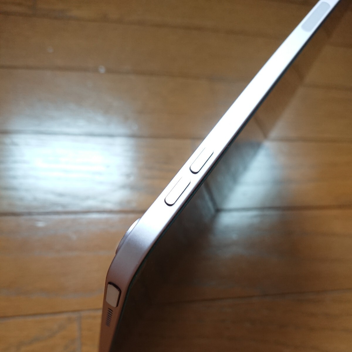 ジャンク iPad Air 5世代 wifi 64GB_画像10