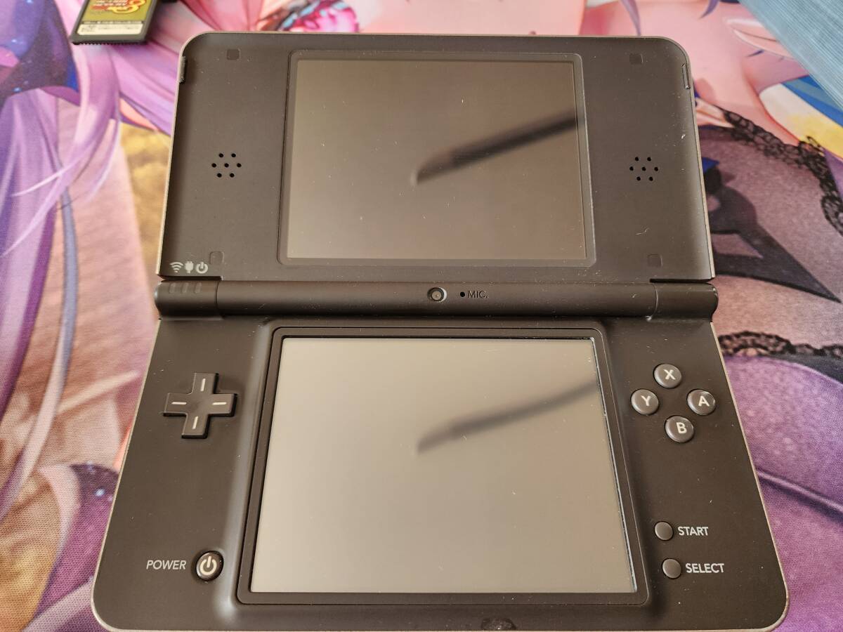 Nintendo DSi LL ダークブラウン 本体＋充電器_画像3