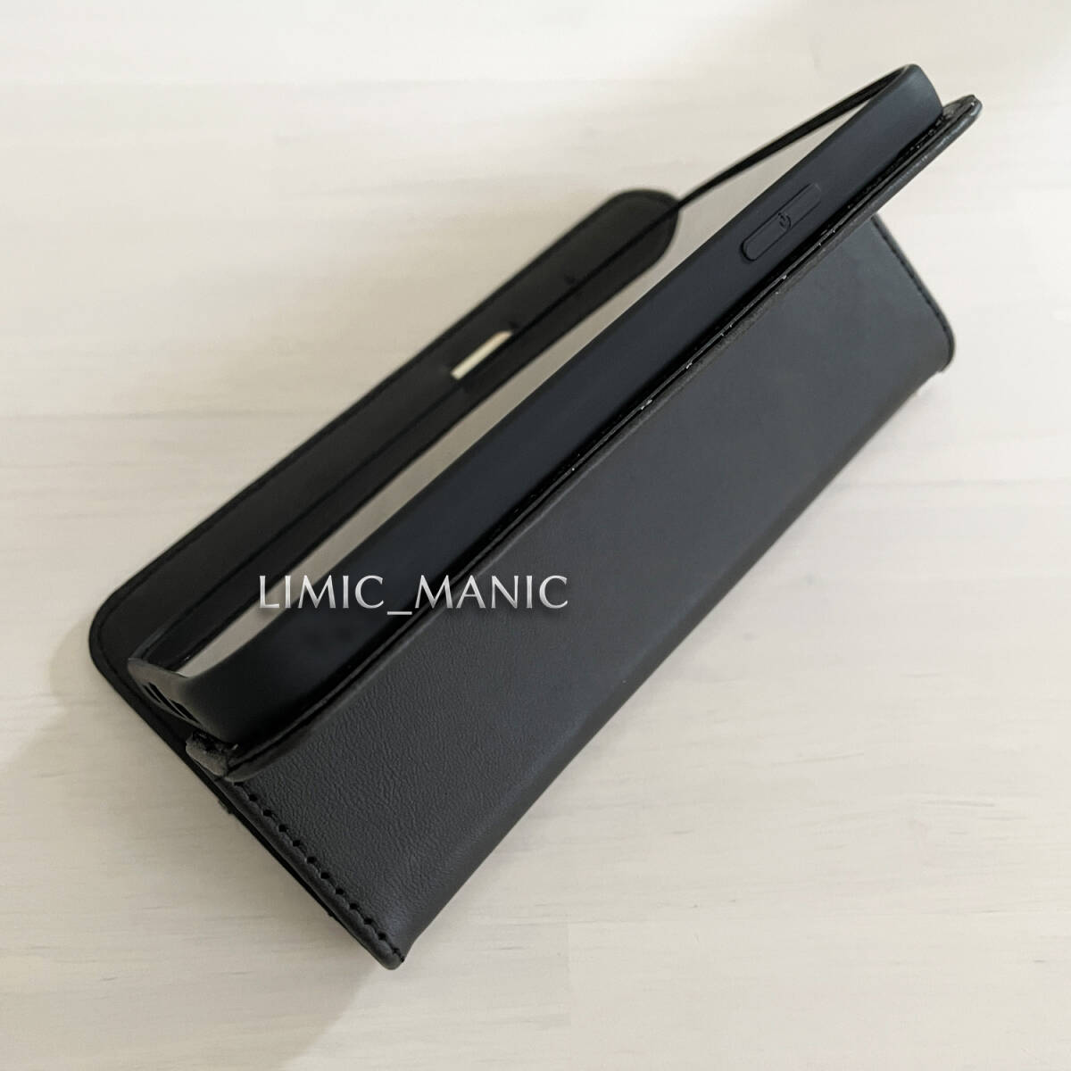 iPhone 13 / 14 手帳型 スマホ ケース マグネット 磁石 ブラック 黒 黒色 高級PUレザー アイフォン_画像4