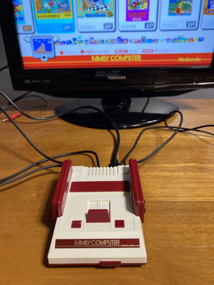 ニンテンドークラシックミニ　ファミコンミニ　本体のみ　動作品　　ファミリーコンピュータミニ　CLV-101　　Famicom_画像2