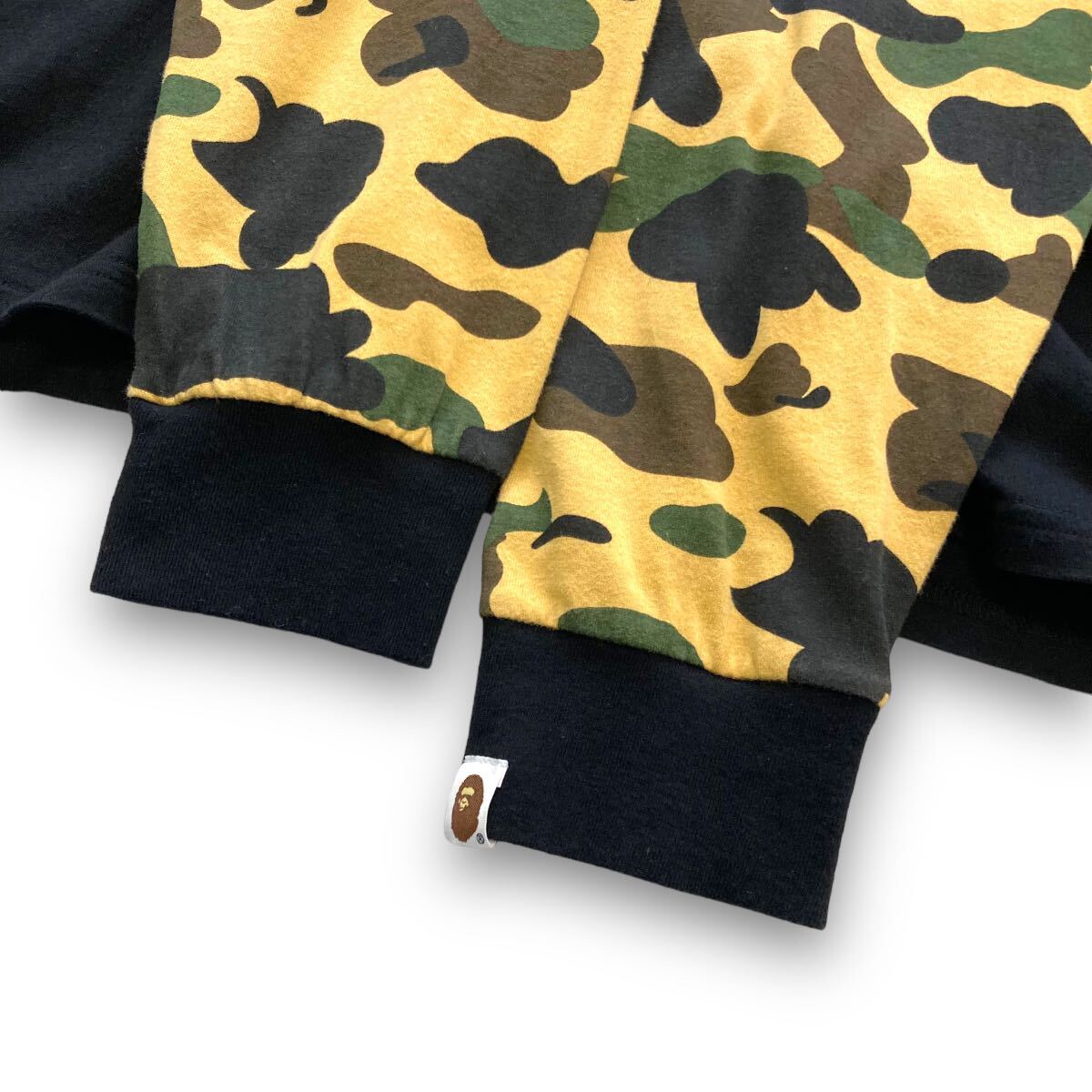 A Bathing Ape】アベイシングエイプ シャークタイガー 迷彩ロンT A Bathing Ape】アベイシングエイプ シャークタイガー 迷彩ロンT