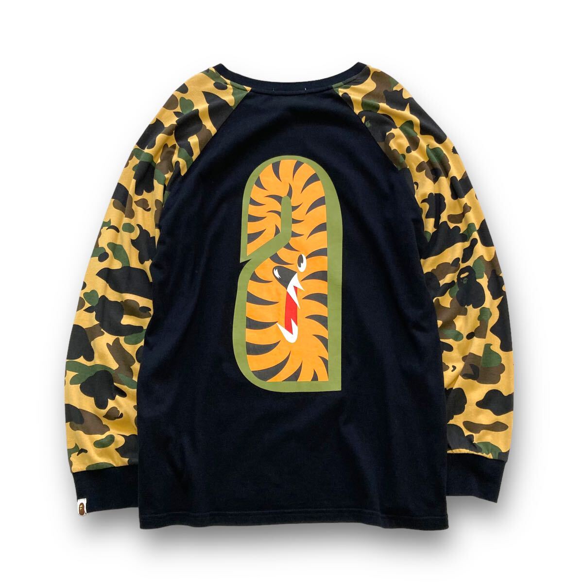 A Bathing Ape】アベイシングエイプ シャークタイガー 迷彩ロンT A Bathing Ape】アベイシングエイプ シャークタイガー 迷彩ロンT
