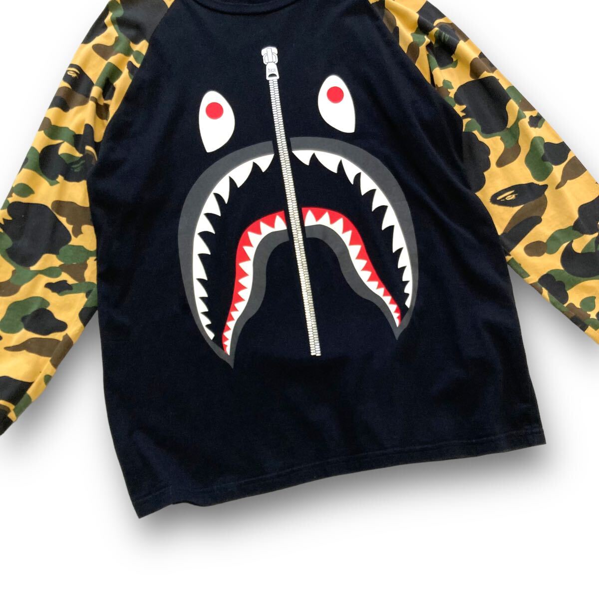 A Bathing Ape】アベイシングエイプ シャークタイガー 迷彩ロンT A Bathing Ape】アベイシングエイプ シャークタイガー 迷彩ロンT