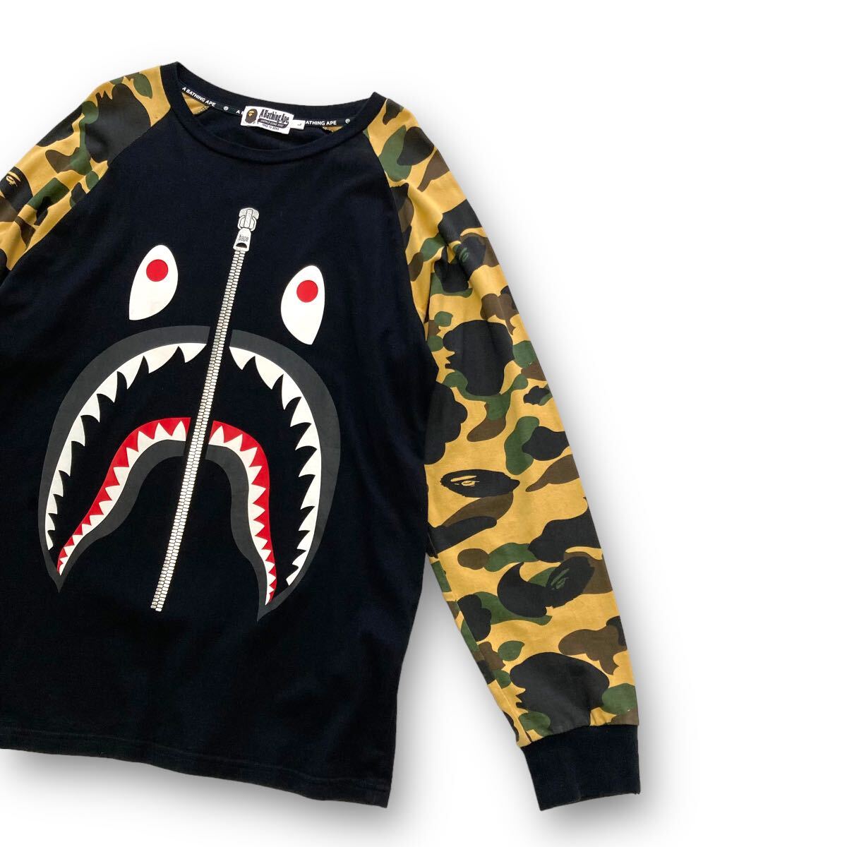 A Bathing Ape】アベイシングエイプ シャークタイガー 迷彩ロンT A Bathing Ape】アベイシングエイプ シャークタイガー 迷彩ロンT