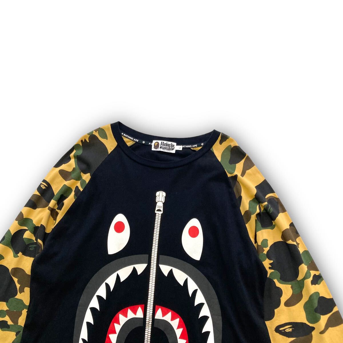 A Bathing Ape】アベイシングエイプ シャークタイガー 迷彩ロンT A Bathing Ape】アベイシングエイプ シャークタイガー 迷彩ロンT