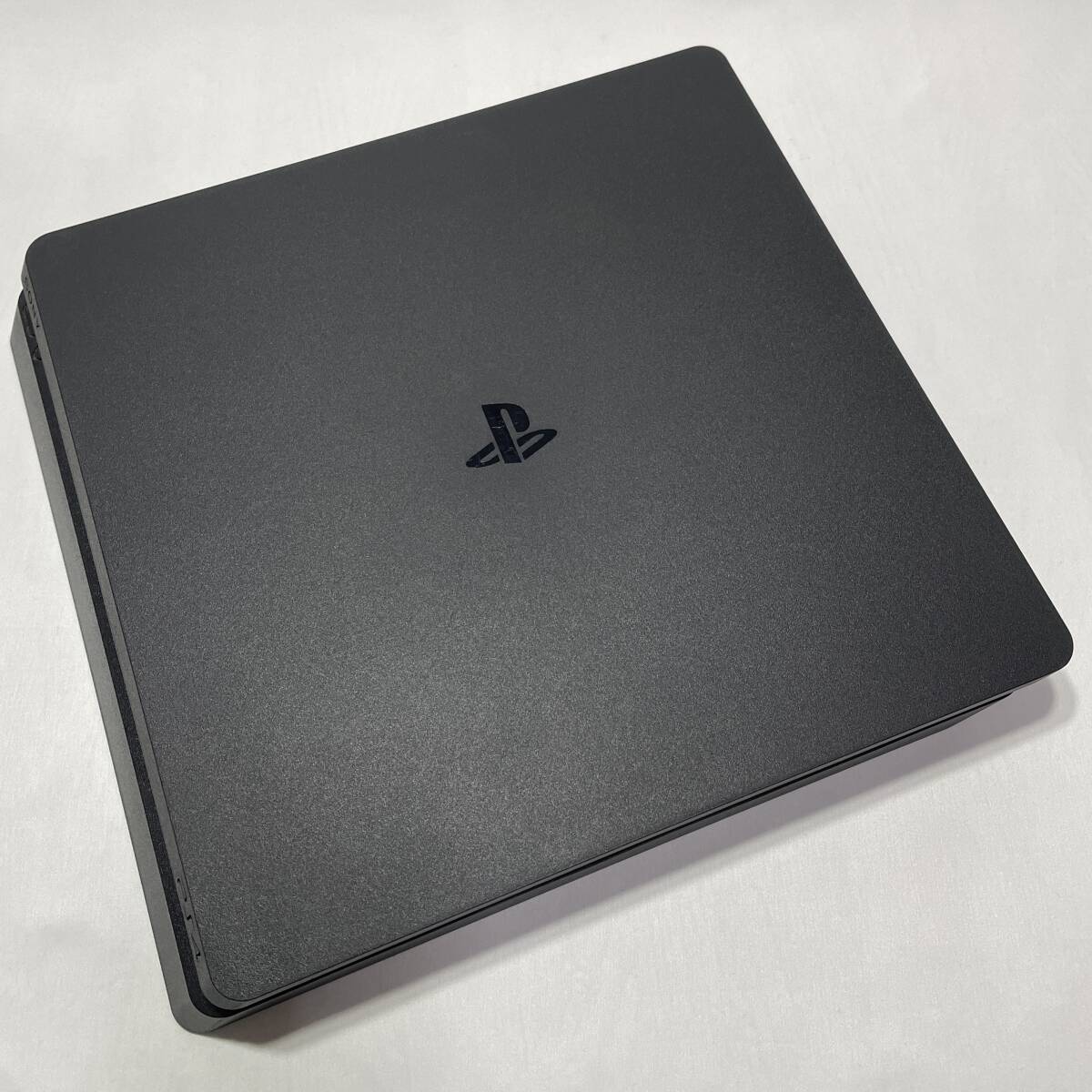 ◎1円～【動作確認済】PS4 CUH-2100A 500GB 封印シールあり FW9.51 プレステ4本体 PlayStation4 SONY ソニー ジェットブラック 管理番YE40_画像2