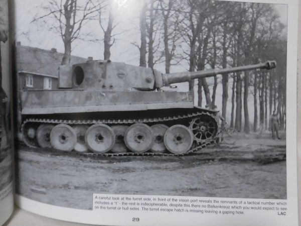 洋書 ドイツ軍鹵獲・破壊車輌写真集 PANZERWRECKS 5 German Armour 1944-45 Archer and Auebach 2007年発行[1]Z0617の画像6