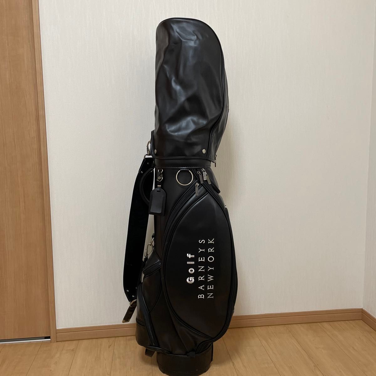 バーニーズニューヨーク ゴルフ キャディーバック 黒基調 バーニーズニューヨーク ゴルフ キャディーバック 黒基調