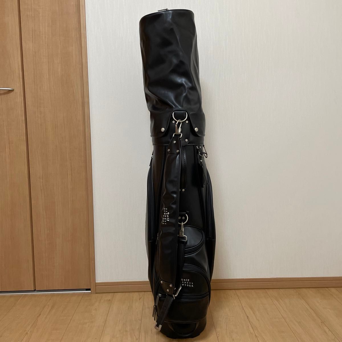 バーニーズニューヨーク ゴルフ キャディーバック 黒基調 バーニーズニューヨーク ゴルフ キャディーバック 黒基調