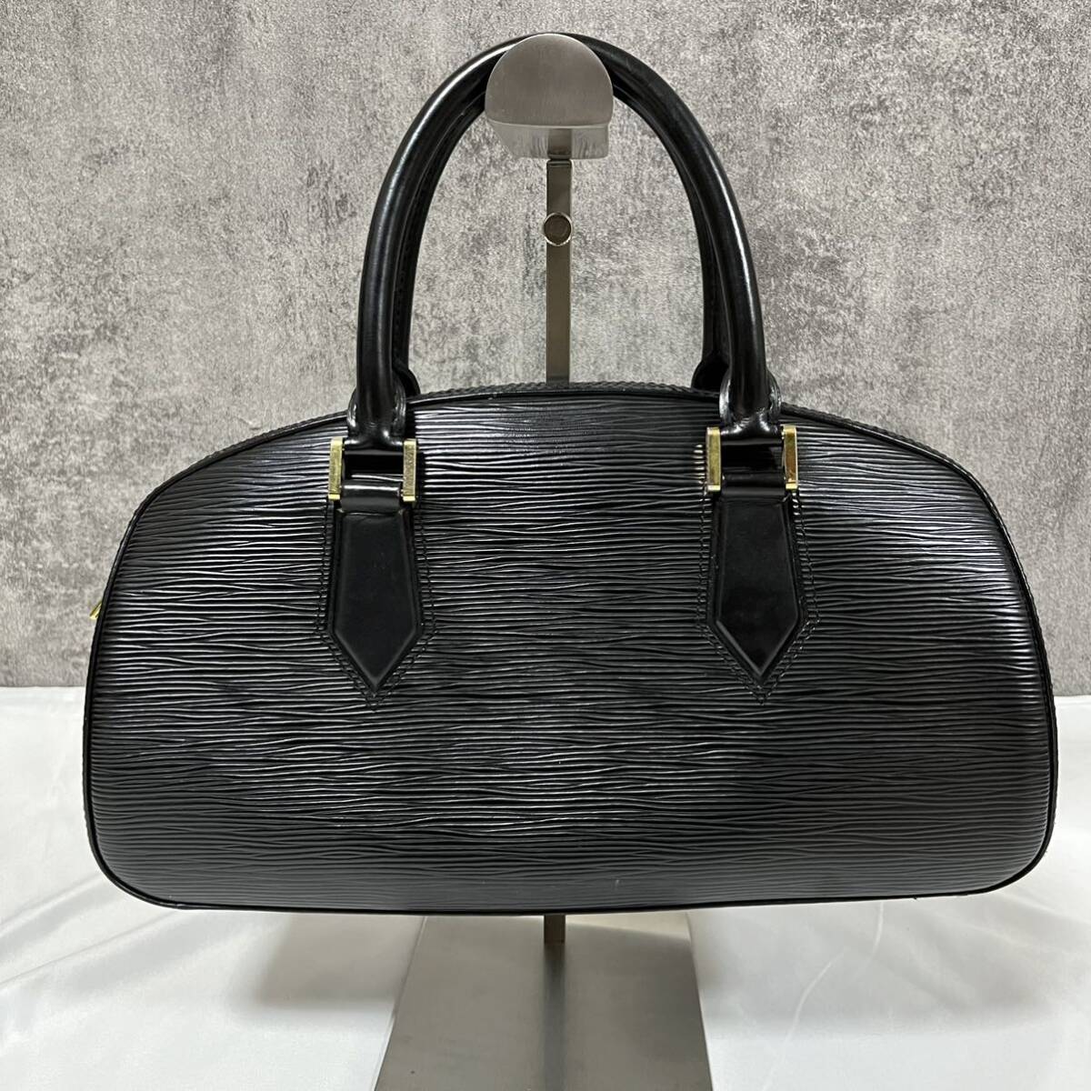  Louis Vuitton LOUIS VUITTON ручная сумочка M52082 жасмин кожа (LV Logo. печать ввод )nowa-ruTH0969 epi 1 иен старт черный 