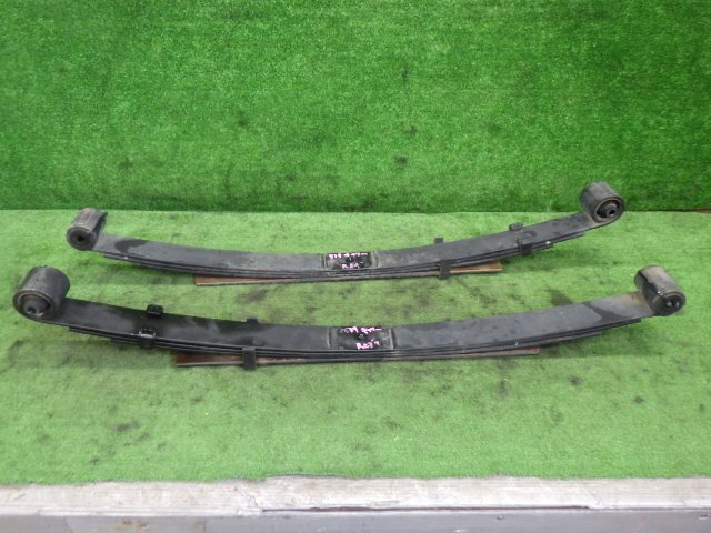 # low running!! H16 year carry track DA63T original rear leaf spring left right set 41310-67H30 board spring real run 31,215km used [06010548]