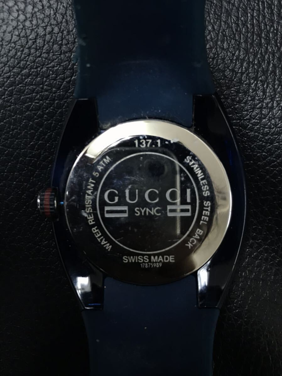 GUCCI グッチ 腕時計 稼働 ジャンククォーツ 137.1 ベルト切れ の画像5