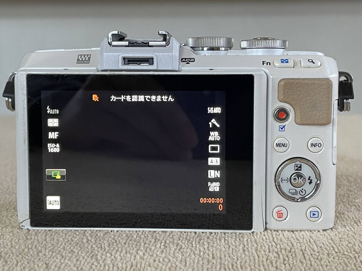 オリンパス　OLYMPUS E−PL7 ミラーレス一眼デジタルカメラボディ　WHITE 中古動作確認済_画像3