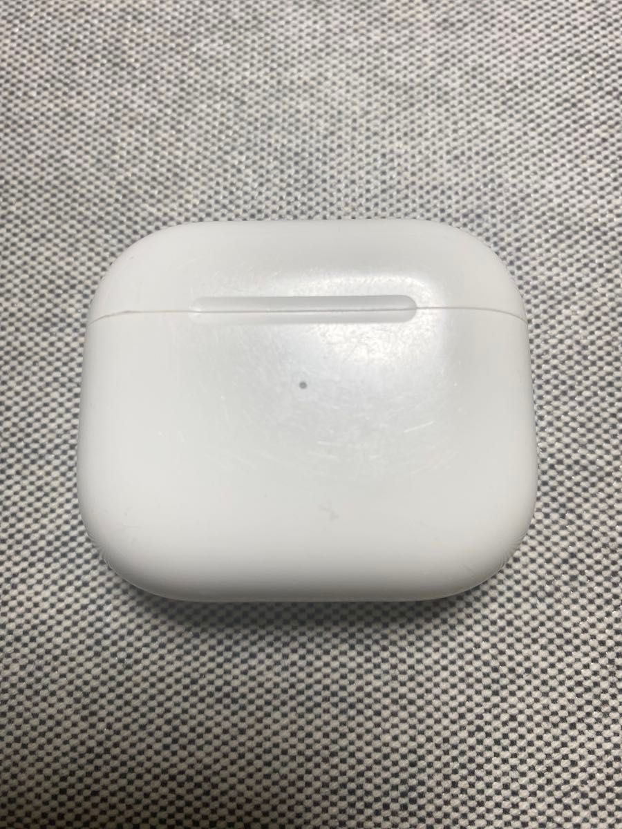 【USED】Apple Airpods アップル 純正 エアーポッズ 充電ケース のみ