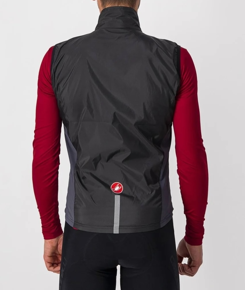 【カステリ サイクリングベスト ジレ Castelli SQUADRA STRETCH VEST スコーピオンロゴ：Mサイズ 防風ベスト】ロードバイク_参考画像：メーカー画像使用