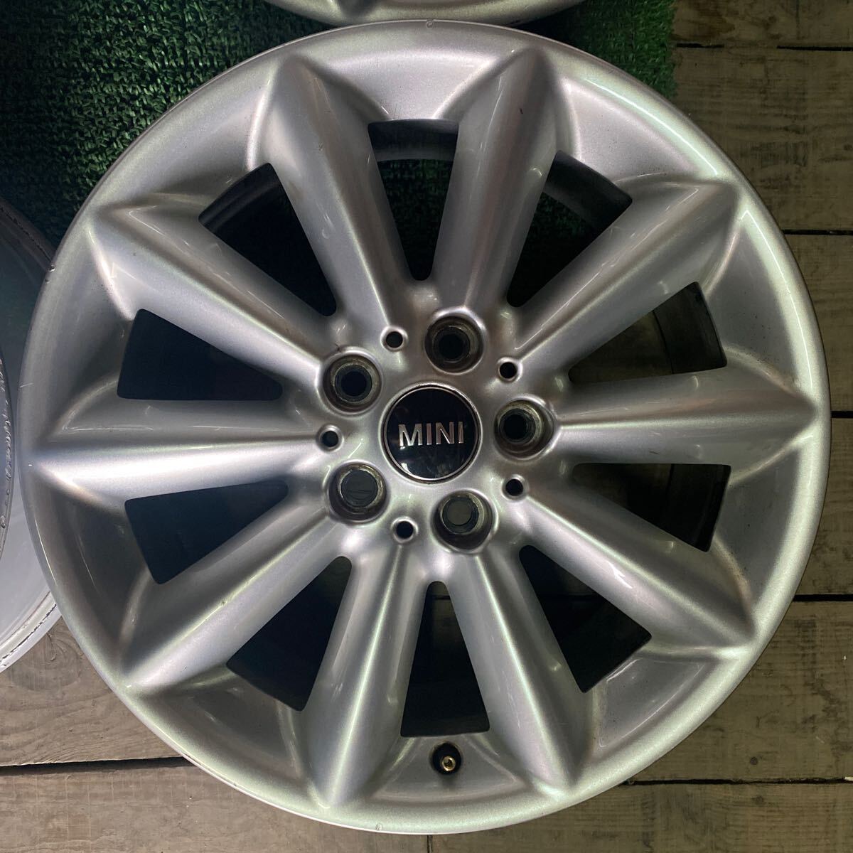 MINI純正ホイール 17インチ 17×7.5J OFF:+54 PCD;112-5H ハブ径;約66mm 傷あり、ガリ傷あり、サビあり 4本 _画像4