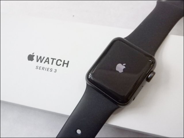 現状品 Apple/アップル◆Apple watch/MTF02J/A◆シリーズ3 38mm スペースグレイ GPSモデルの画像1