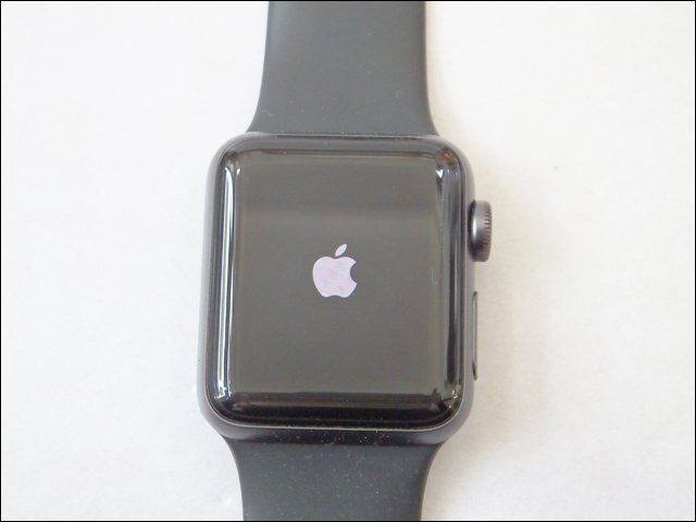 現状品 Apple/アップル◆Apple watch/MTF02J/A◆シリーズ3 38mm スペースグレイ GPSモデルの画像2