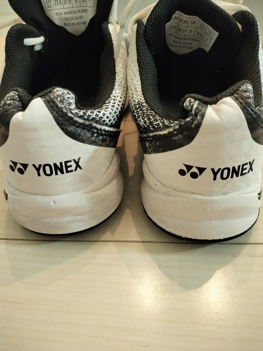 YONEX　テニスシューズ　23.5cm