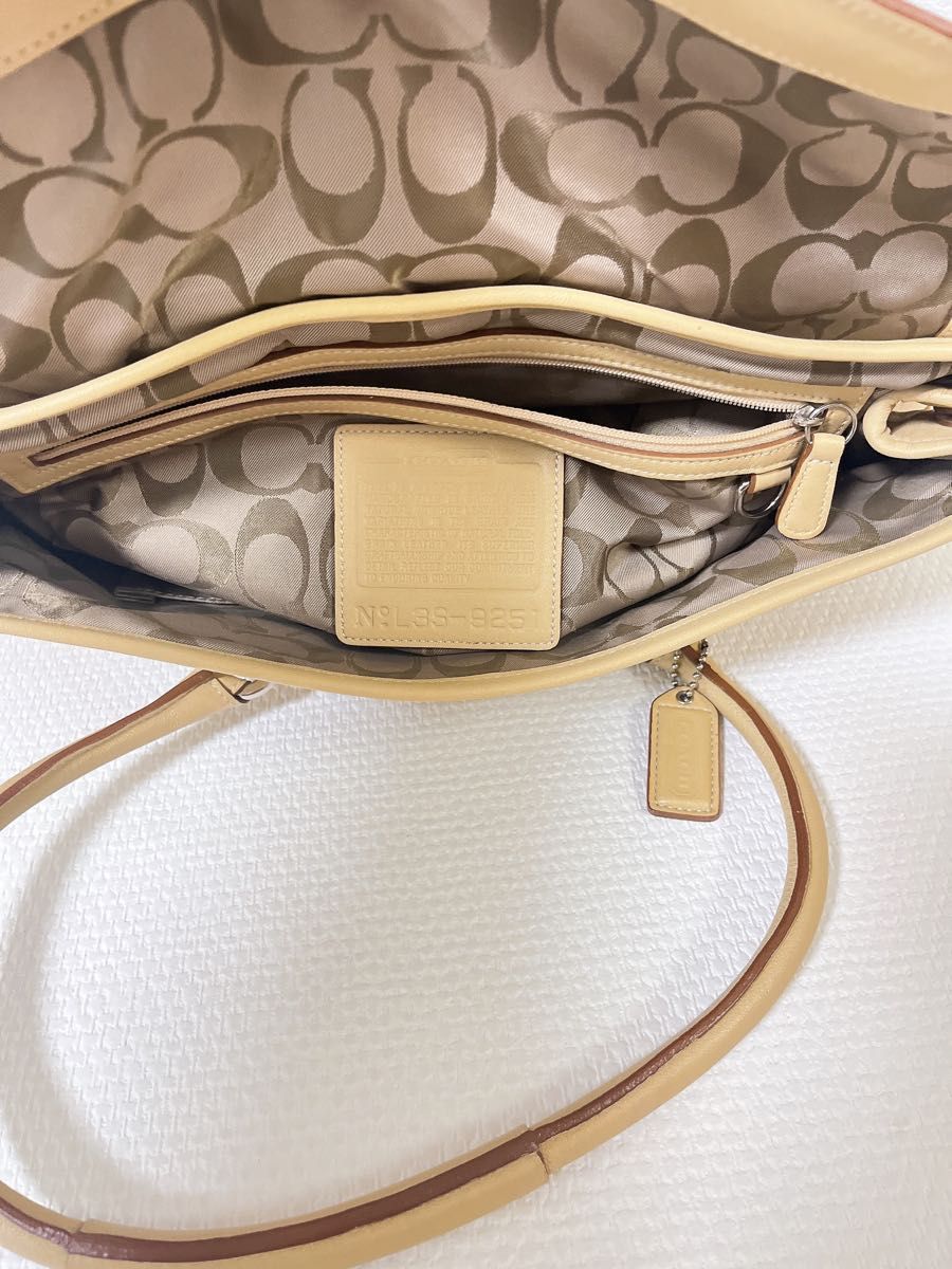 COACH コーチ トートバッグ 肩掛け 手提げ ベージュ系 裏地総柄 COACH コーチ トートバッグ 肩掛け 手提げ ベージュ系 裏地総柄