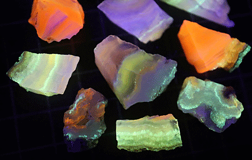 鉱物標本、蛋白石、蛍光オパール北海道産　S　23グラム（D5)_画像3