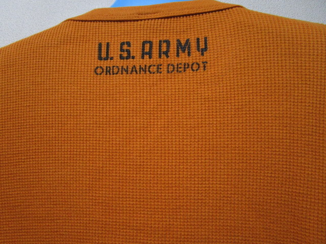 AVIREX U.S.ARMY サーマル半袖Ｔシャツ・Ｌ・オレンジ（アヴィレックスミリタリープリントＴシャツワッフル地ＶネックＴシャツ）_画像4