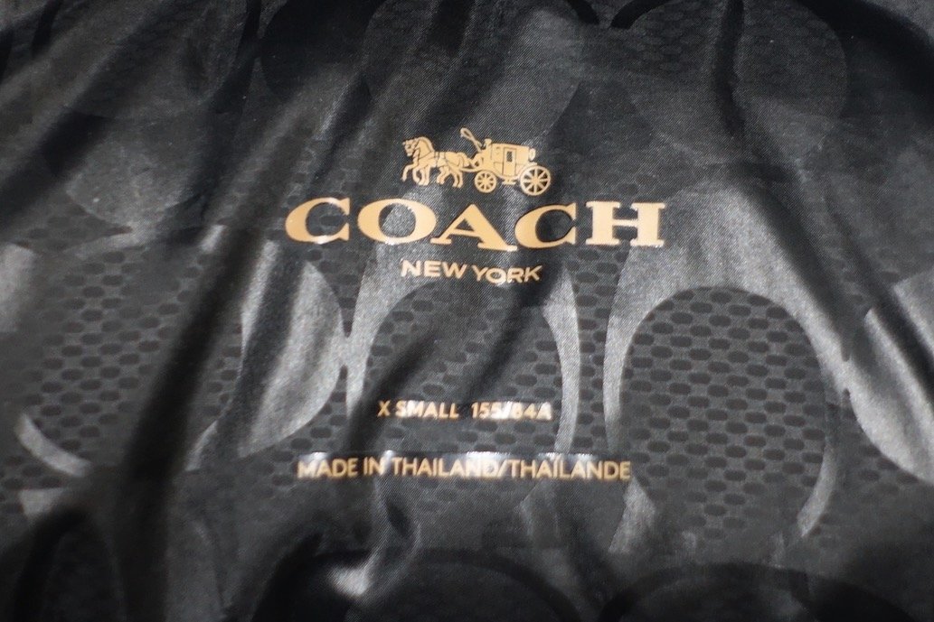 良品 COACH コーチ シグネチャー柄裏地 ファー ダウンコート 11695 ブラック 黒 レディース XS ダウンジャケット_画像3