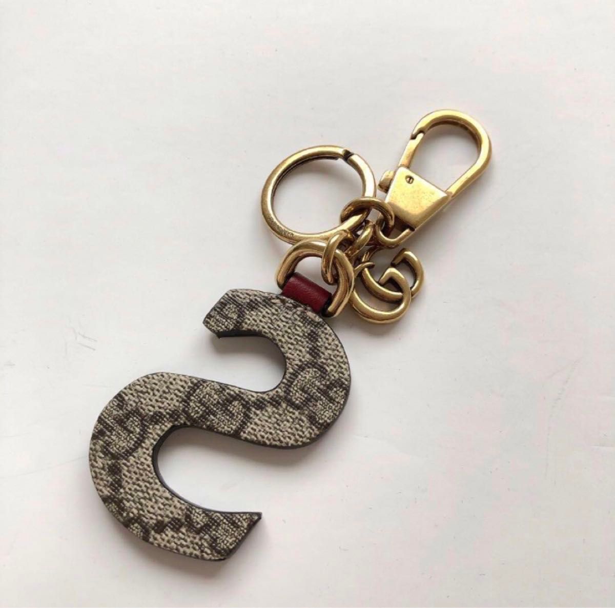 限定 GUCCI グッチ GG ロゴ アルファベット キーリング 限定 GUCCI グッチ GG ロゴ アルファベット キーリング