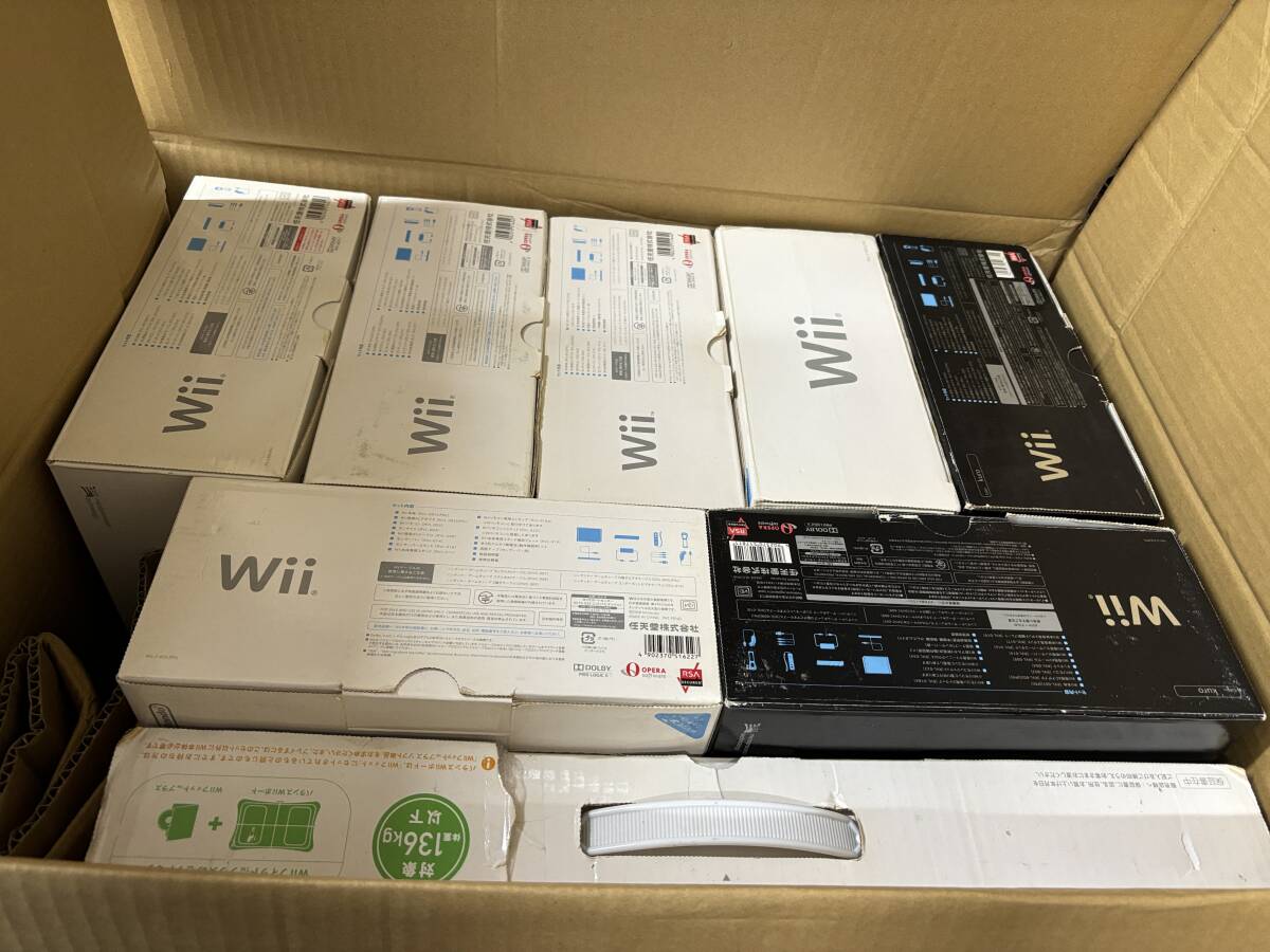 ☆ Wii ☆ Nintendo Wii 本体 まとめ売り 7台 未チェック ジャンク Wiiリモコン センサーバー ヌンチャク シロ バランスボード 任天堂_画像1
