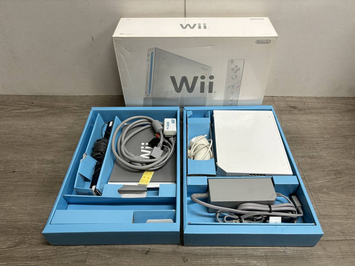☆ Wii ☆ Nintendo Wii 本体 まとめ売り 7台 未チェック ジャンク Wiiリモコン センサーバー ヌンチャク シロ バランスボード 任天堂の画像2