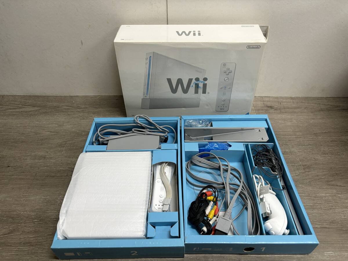 ☆ Wii ☆ Nintendo Wii 本体 まとめ売り 7台 未チェック ジャンク Wiiリモコン センサーバー ヌンチャク シロ バランスボード 任天堂_画像5