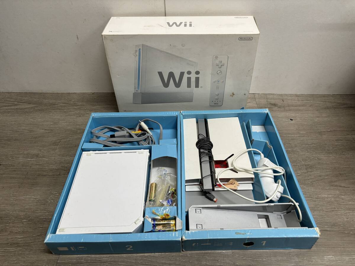 ☆ Wii ☆ Nintendo Wii 本体 まとめ売り 7台 未チェック ジャンク Wiiリモコン センサーバー ヌンチャク シロ バランスボード 任天堂_画像7