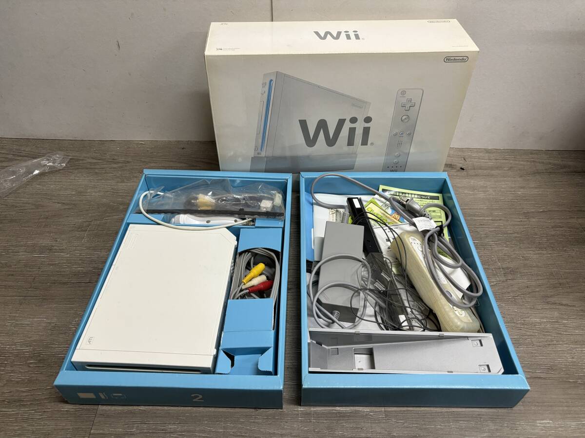 ☆ Wii ☆ Nintendo Wii 本体 まとめ売り 7台 未チェック ジャンク Wiiリモコン センサーバー ヌンチャク シロ バランスボード 任天堂_画像8
