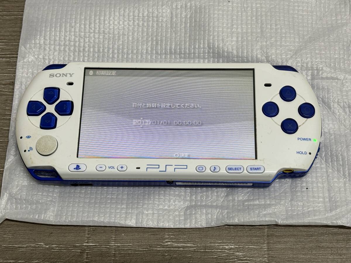 ☆ PSP ☆ プレイステーションポータブル PSP-3000 ホワイトブルー 動作品 本体 アダプター 箱 説明書 付属 バッテリー欠品 SONY 6244の画像2